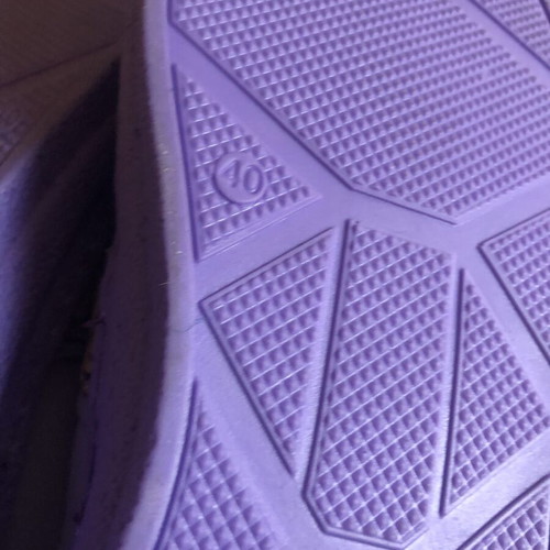 Sneakers new with purple ornaments, size 40