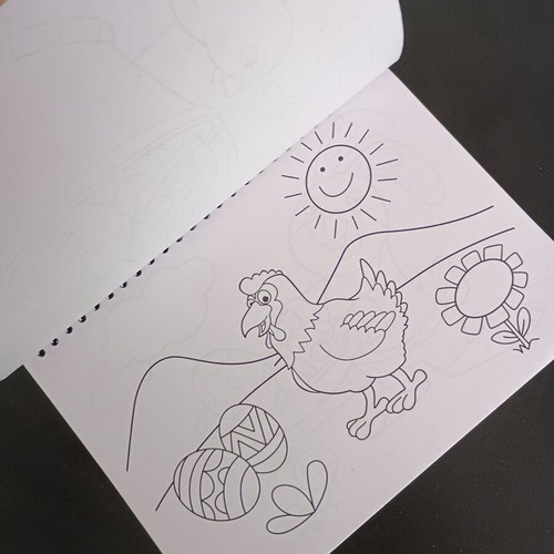 Drawing pad used with 19 designs and 12 mini crayons