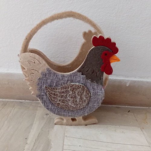 Easter decorative basket like new