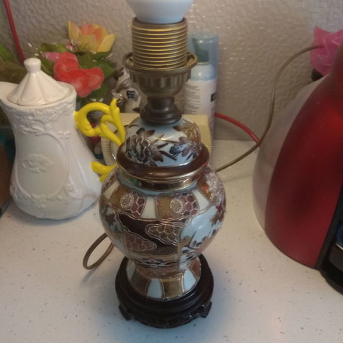 Table lamp used, vase height 26 centimeters