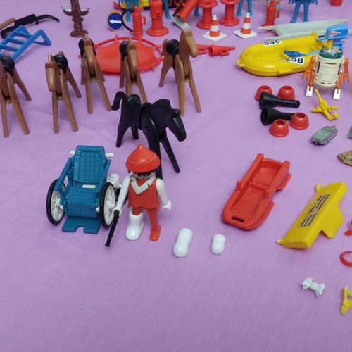 Playmobil Lyra construction toy set, incomplete