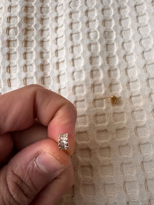 Earrings used, beautiful and thoroughly cleaned