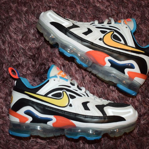 Nike Air Vapormax Evo women's shoes size 38.5 like new, multicolor