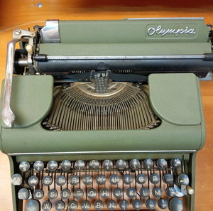Vintage Γραφομηχανή Olympia SM2 (1953)
