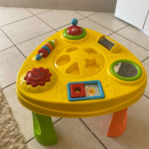 Interactive table like new with removable legs