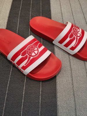 Arsenal Adidas Original ανδρικές σαγιονάρες, νούμερο 43, άσπρο και κόκκινο