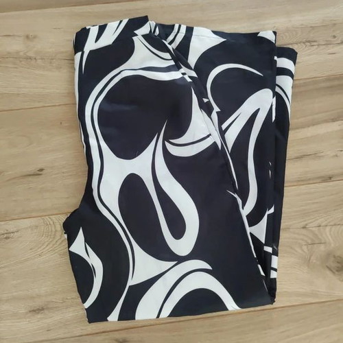 High-waisted wide-leg pants with abstract black and white print like new