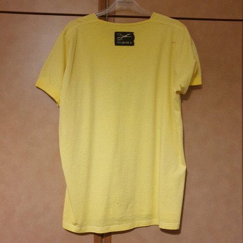 Vagrancy T-shirt with Scissors AK47 logo like new, size S, yellow