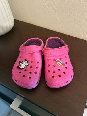 Children's pink winter slippers with fur lining