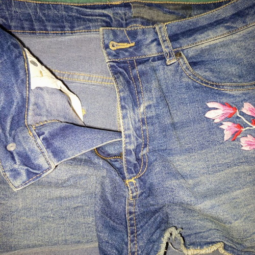 Women's denim shorts medium with embroidered flowers used, blue