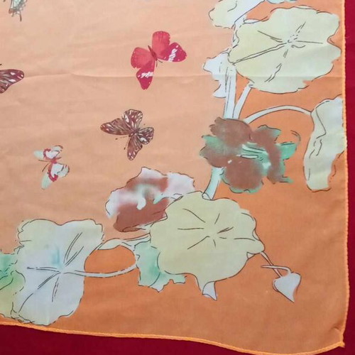 Scarf with patterns 0.60x0.60 non-creasing