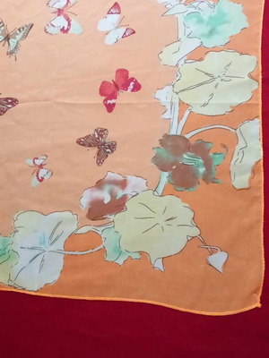 Scarf with patterns 0.60x0.60 non-creasing