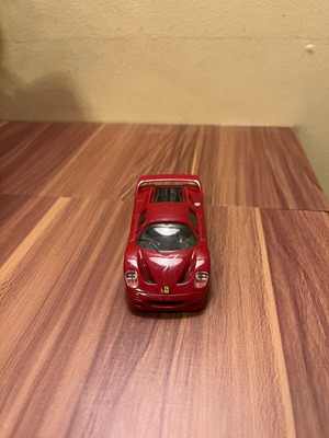 Ferrari F50 Shell V-Power 1:38 collectible like new, pull back mechanism not working