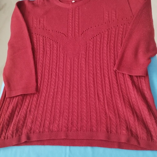 Women's Cable Knit Sweater XXL like new, burgundy with 3/4 sleeves