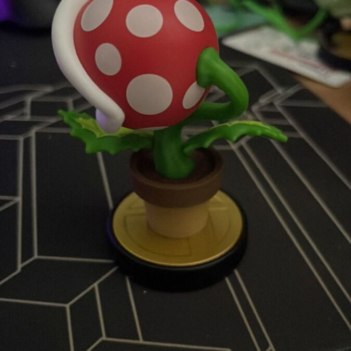 Amiibo Plant Super Smash Series like new out of packaging