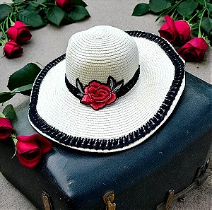 Γυναικείο Καπέλο Από Ψαθόχαρτο Με Υφασμάτινα Τριαντάφυλλα!
