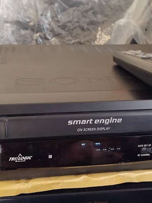 Sony SLV-E130 VHS Video Cassette Recorder (VCR)