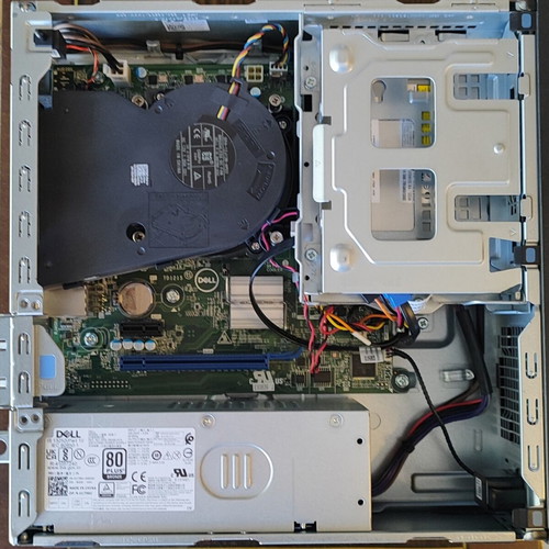 Dell Optiplex 3000 i3 12100 desktop like new, 8GB RAM, 256GB SSD