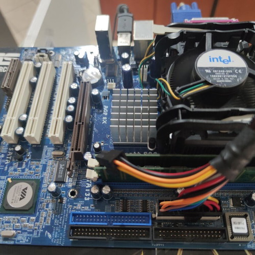 ASROCK Motherboard P4VM800 used with CPU Celeron 2.20GHz and 512MB RAM