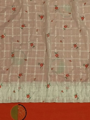 Window curtain with flower pattern, lined