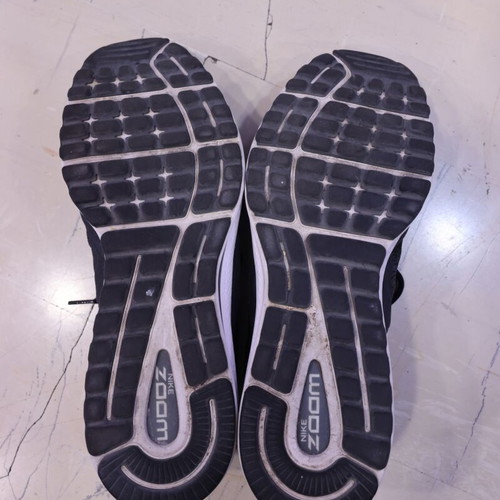 Nike Air Zoom Vomero 13 running shoes used, black/white, size EU 47