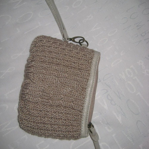 Knitted bag, beige, 18x15 cm