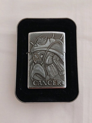 Zippo collectible 1997 with Cancer zodiac like new