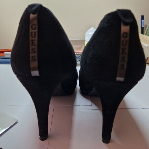 Guess black pumps used size 37, 10 cm heel