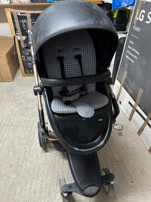 Mima Xari 3-in-1 stroller used with winter package