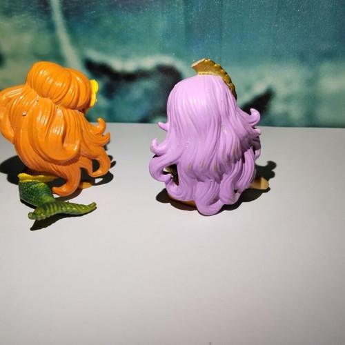 Fizz 'n' Surprise Mermaids figures used, set of 2 by Moose Toys