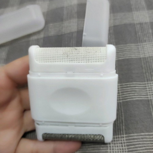 Clothes lint remover size 6 with box