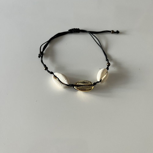 Shell necklace and bracelet set with black cord, like new