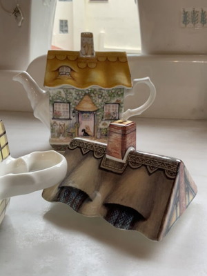 James Sadler set of 2 individual teapots new