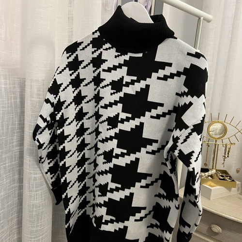 Pouliber Elta sweater like new, one size