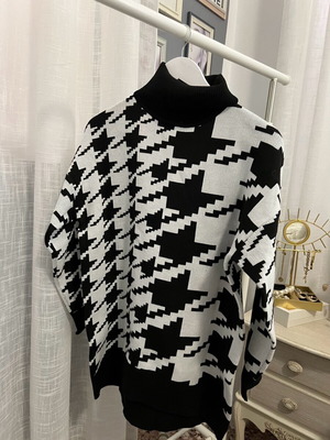 Pouliber Elta sweater like new, one size