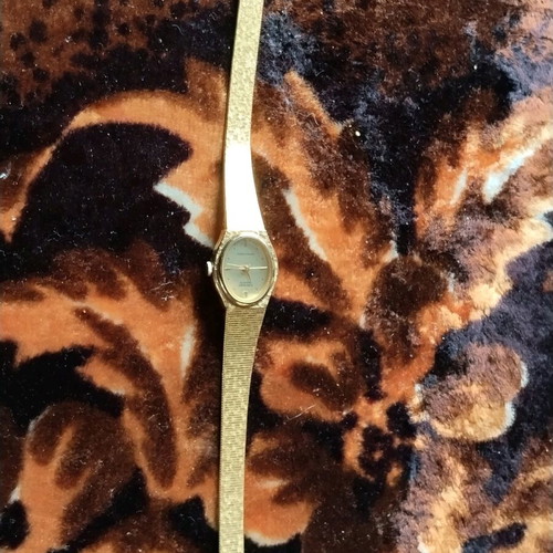Orient Quartz ladies gold watch vintage like new