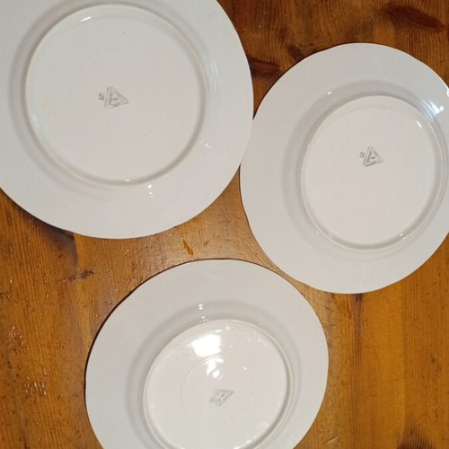 Set of 3 white porcelain plates