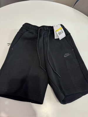 Nike Tech Fleece shorts black size S new with tag