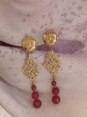 Vintage clip earrings used