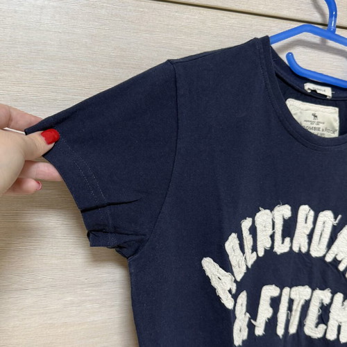 Abercrombie & Fitch navy blue cotton t-shirt Small, brand new