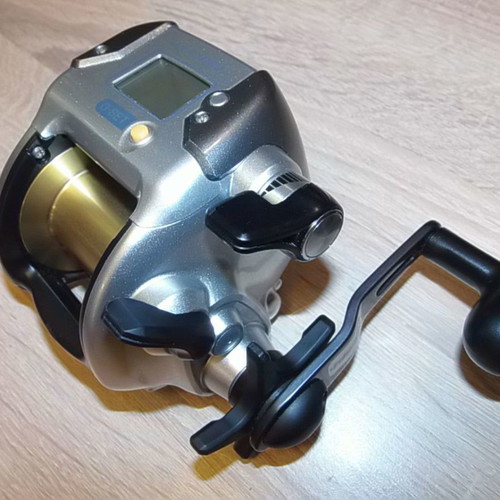 Shimano 3000 Plemio electric fishing reel used