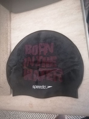 Speedo swimming cap like new, kids