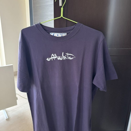 Off-White t-shirt medium, like new, purple