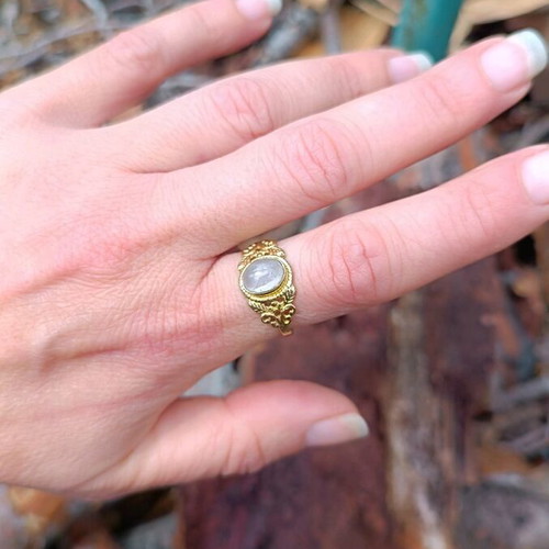Brass ring with pink quartz and adjustable size