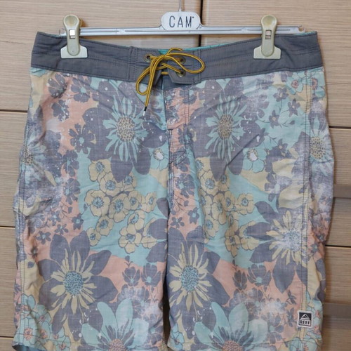 Reef swim shorts used, pack of 2, size 32, beige multicolor