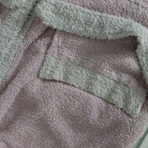 Children's bathrobe used, pink with white details