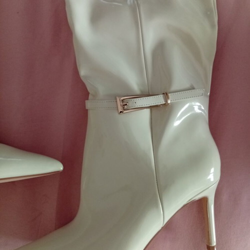 Patent leather boots cream color, new, size 38, knee-high with zipper