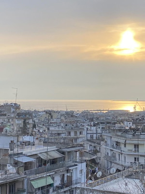 Διαμέρισμα 75 τ.μ. με θέα στις Συκιές, 2 υπνοδωμάτια, 3ος όροφος