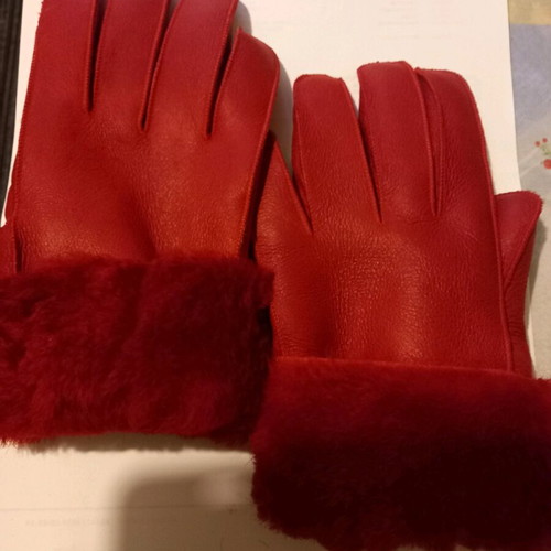 Leather gloves used, red with fur