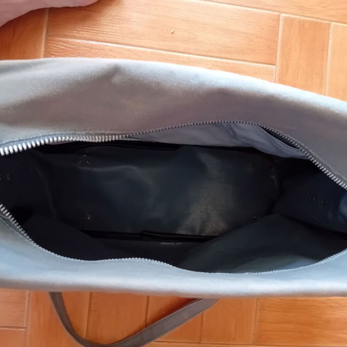 Toiletry bag used, blue raf color, large capacity
